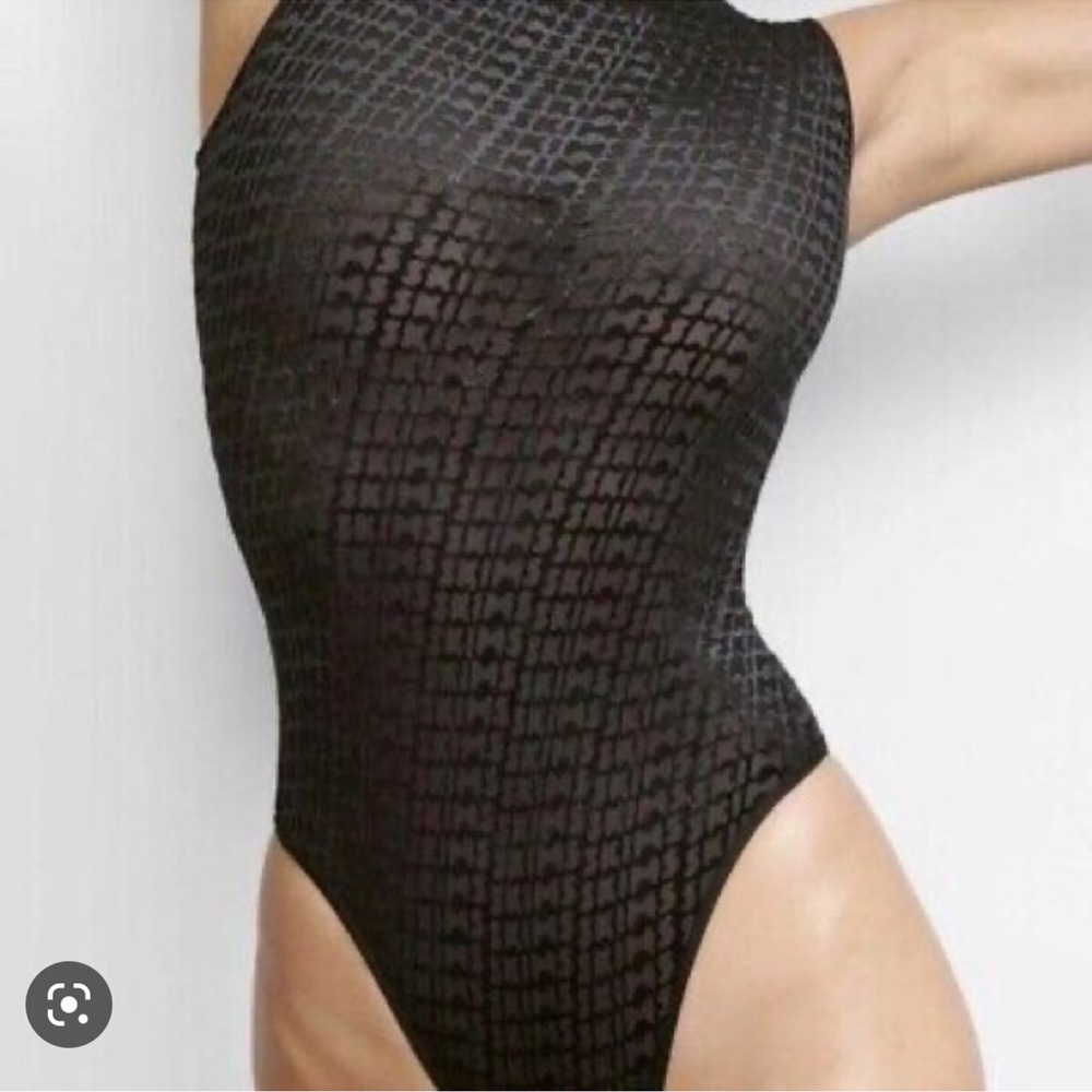 EUC SKIMS Velvet Sleeveless Bodysuit 2x in Soot